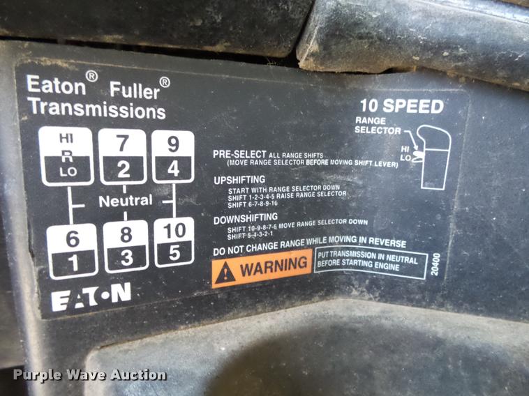 image for item K1113 2000 Freightliner FLD11264ST tender truck