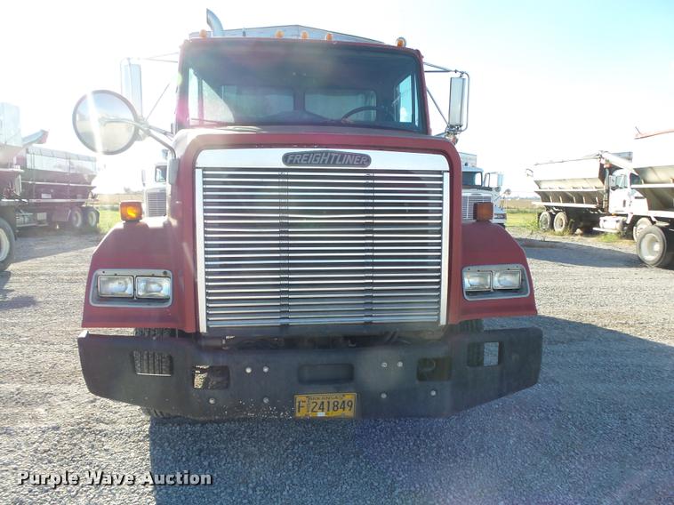 image for item K1114 1990 Freightliner FLC12064T tender truck