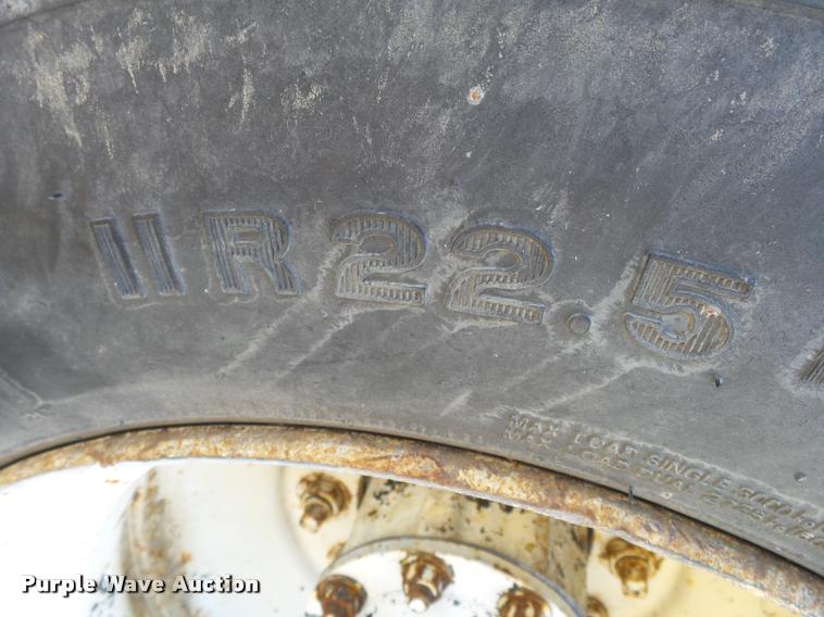 image for item K1114 1990 Freightliner FLC12064T tender truck