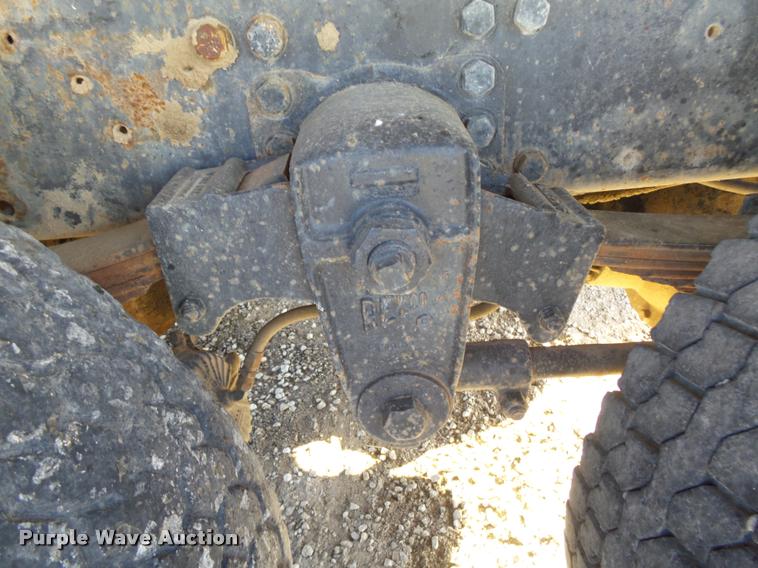 image for item K1114 1990 Freightliner FLC12064T tender truck