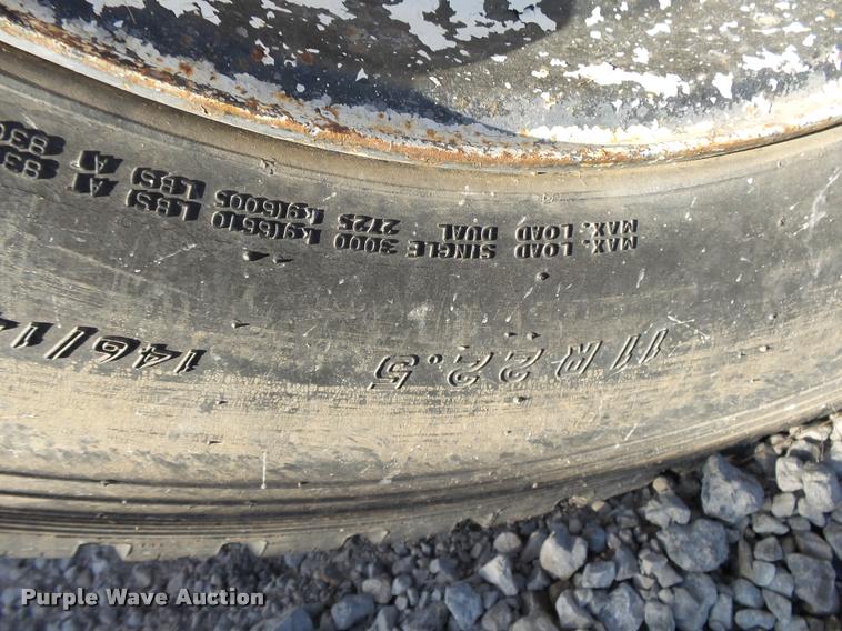 image for item K1114 1990 Freightliner FLC12064T tender truck