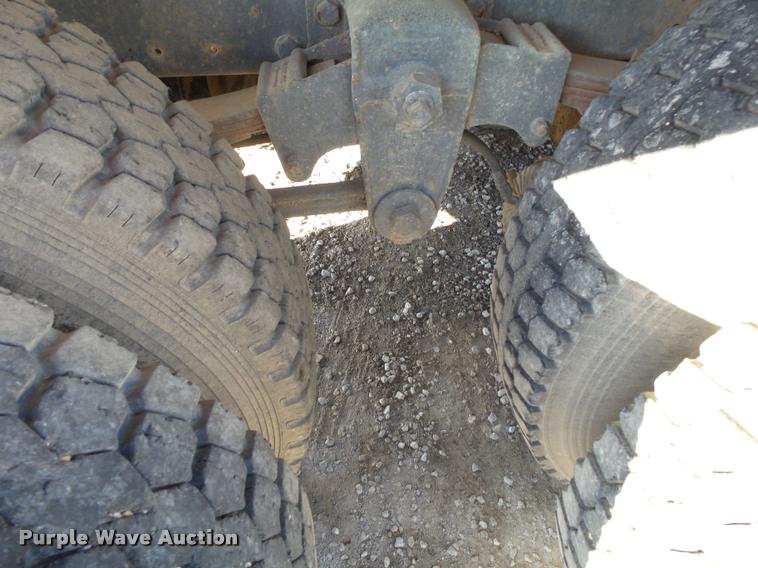 image for item K1114 1990 Freightliner FLC12064T tender truck