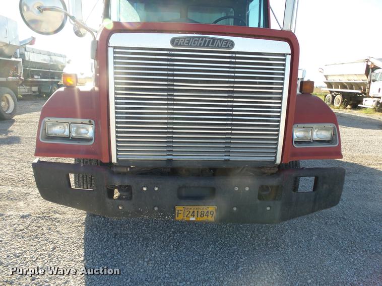 image for item K1114 1990 Freightliner FLC12064T tender truck
