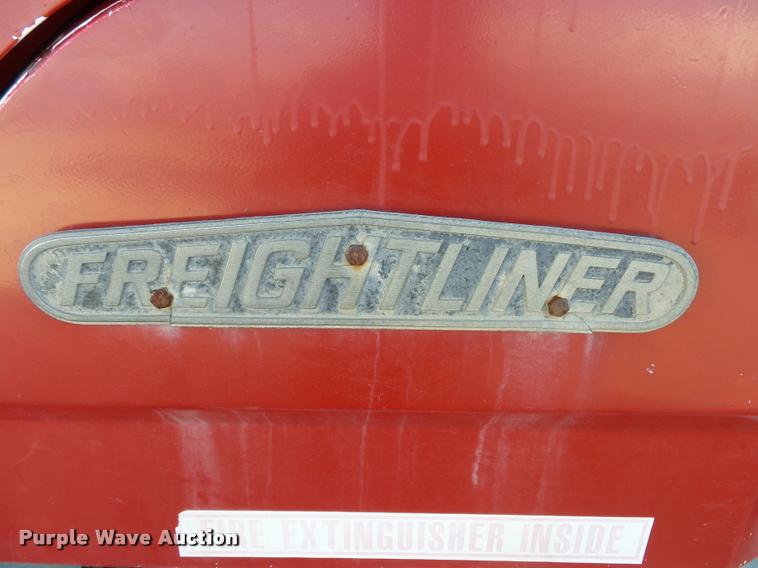 image for item K1114 1990 Freightliner FLC12064T tender truck