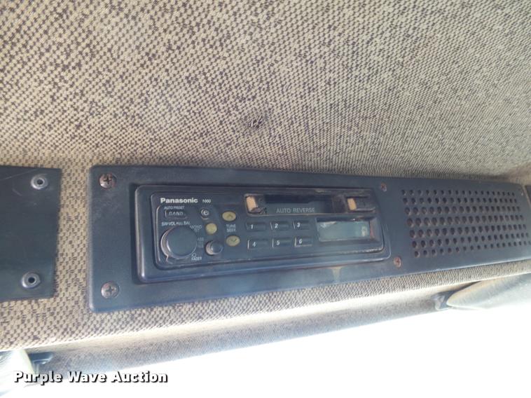 image for item K1114 1990 Freightliner FLC12064T tender truck