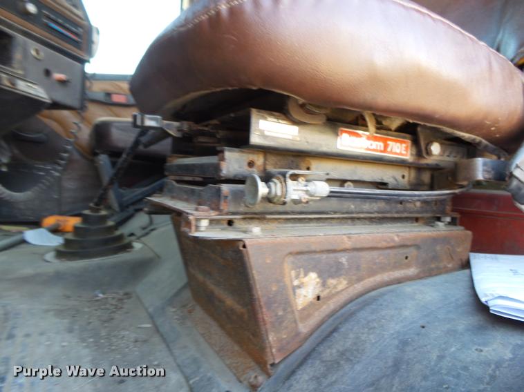 image for item K1114 1990 Freightliner FLC12064T tender truck