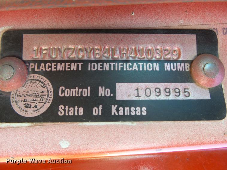 image for item K1114 1990 Freightliner FLC12064T tender truck