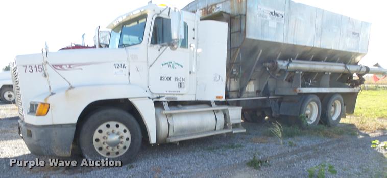 image for item K1115 1999 Freightliner FLD12064T tender truck