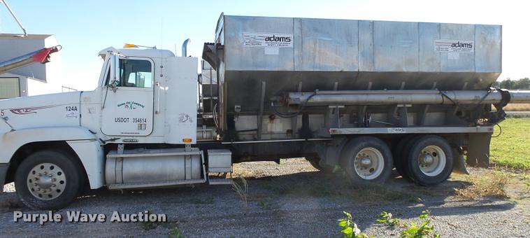 image for item K1115 1999 Freightliner FLD12064T tender truck