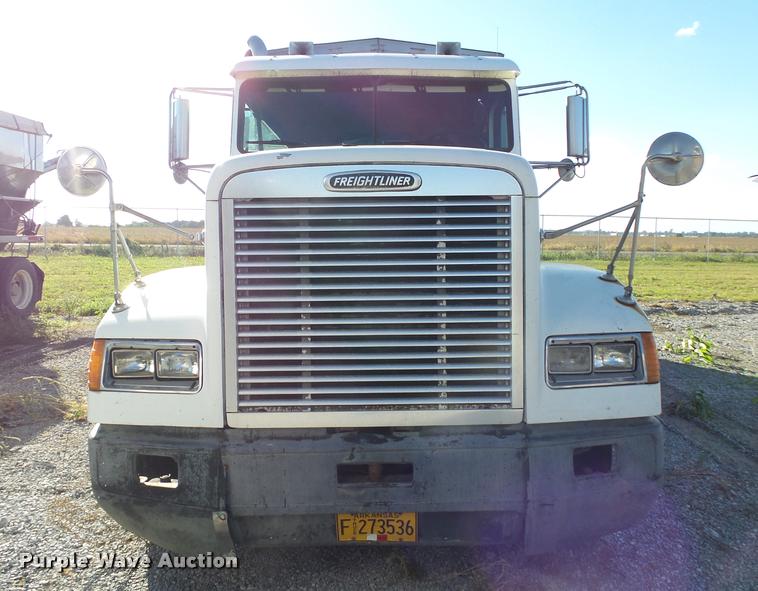 image for item K1115 1999 Freightliner FLD12064T tender truck