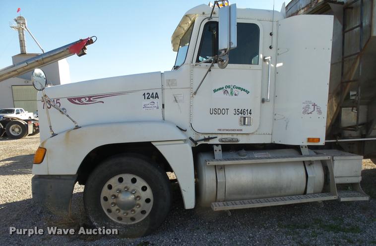 image for item K1115 1999 Freightliner FLD12064T tender truck