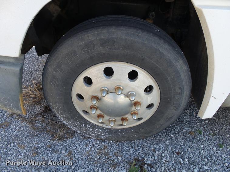 image for item K1115 1999 Freightliner FLD12064T tender truck