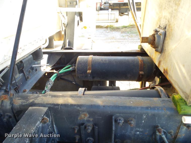 image for item K1115 1999 Freightliner FLD12064T tender truck