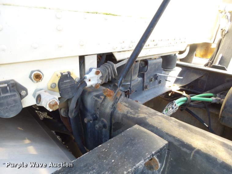 image for item K1115 1999 Freightliner FLD12064T tender truck