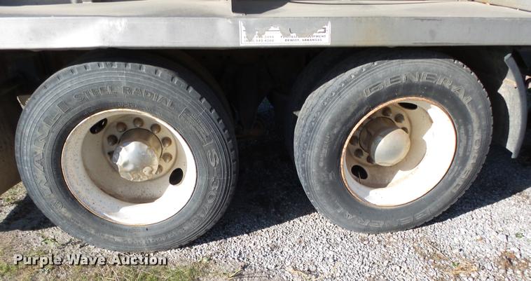 image for item K1115 1999 Freightliner FLD12064T tender truck