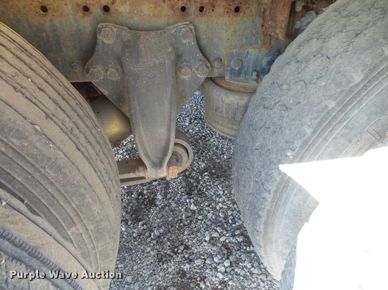 image for item K1115 1999 Freightliner FLD12064T tender truck