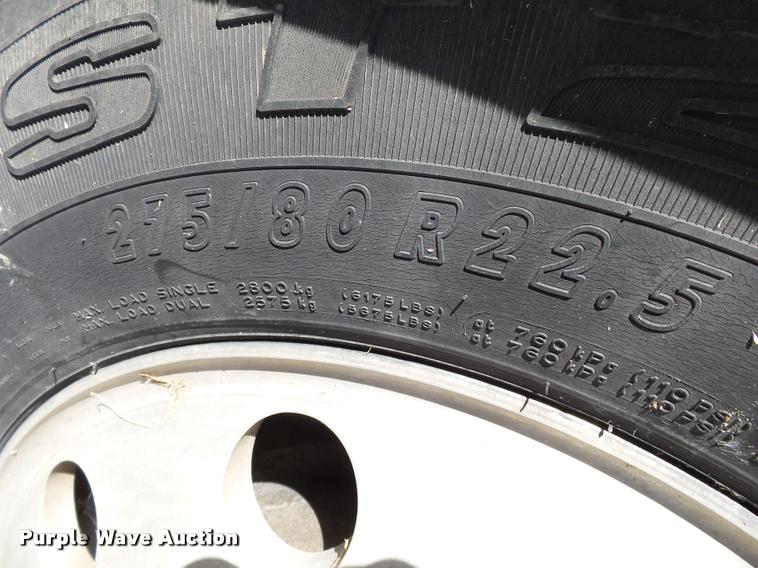 image for item K1115 1999 Freightliner FLD12064T tender truck