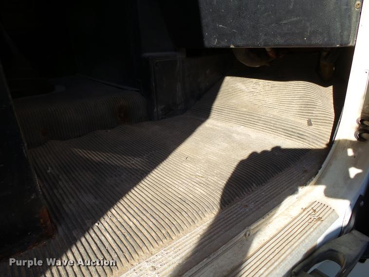 image for item K1115 1999 Freightliner FLD12064T tender truck