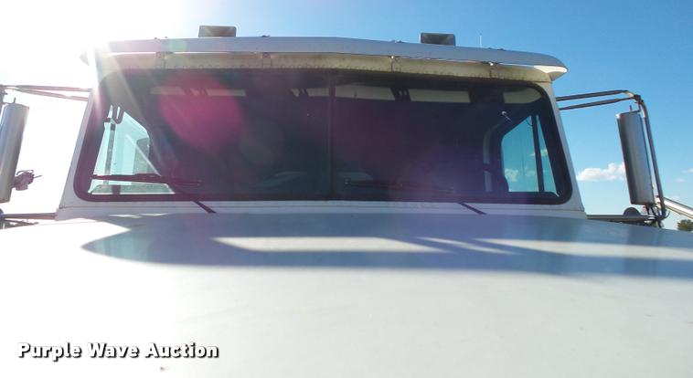 image for item K1115 1999 Freightliner FLD12064T tender truck