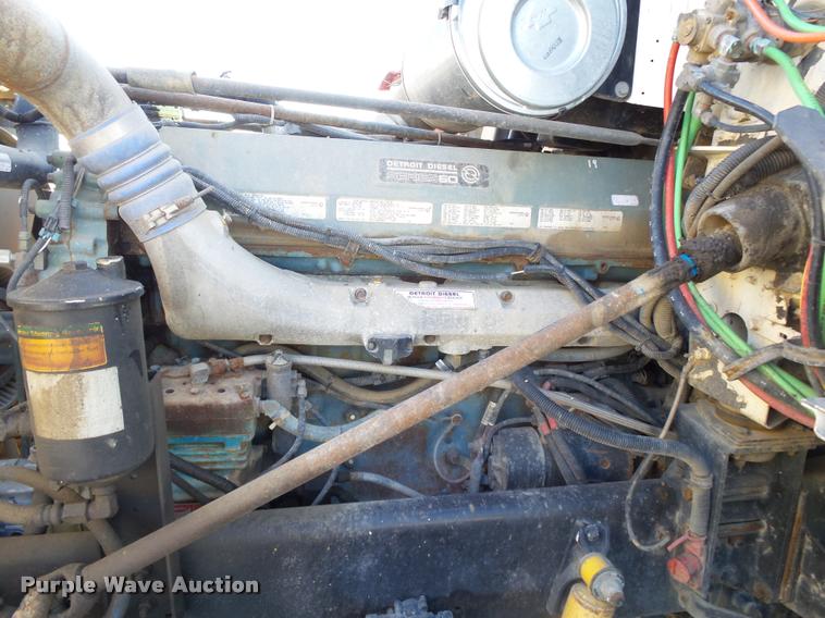 image for item K1115 1999 Freightliner FLD12064T tender truck