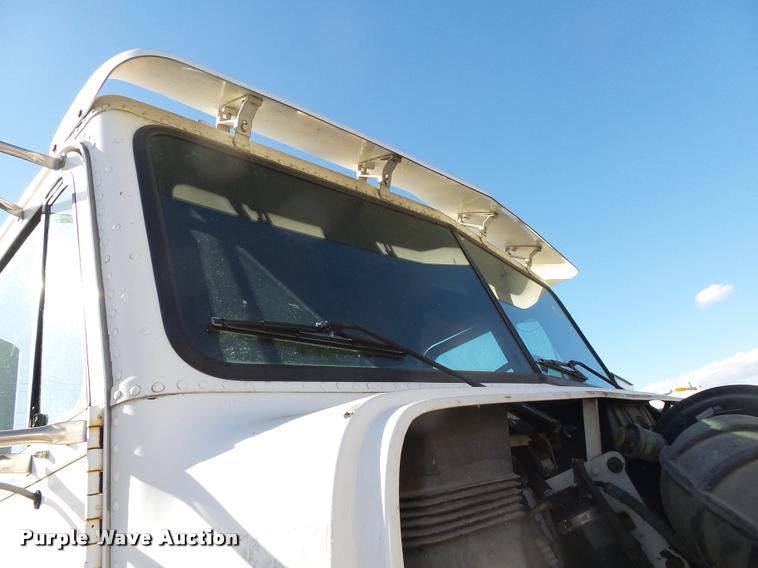 image for item K1115 1999 Freightliner FLD12064T tender truck