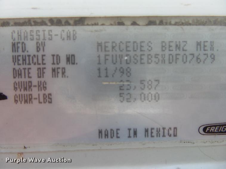 image for item K1115 1999 Freightliner FLD12064T tender truck