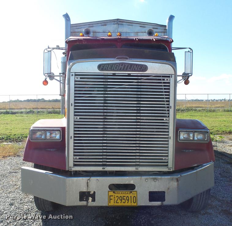 image for item K1117 1988 Freightliner FLC12064T tender truck