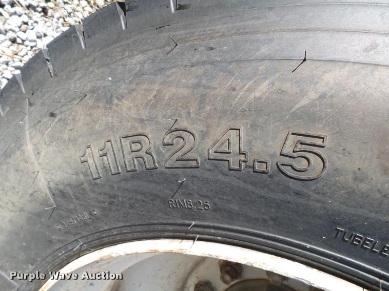 image for item K1117 1988 Freightliner FLC12064T tender truck