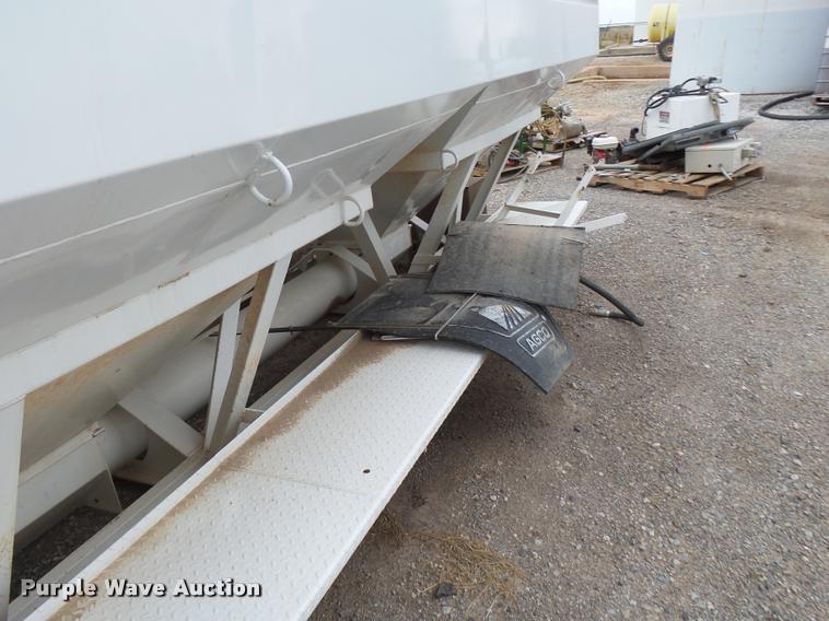 image for item K3008 Willmar Side Shooter 16 double hopper bed