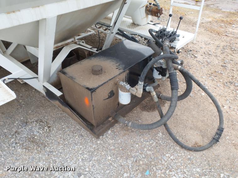 image for item K3008 Willmar Side Shooter 16 double hopper bed