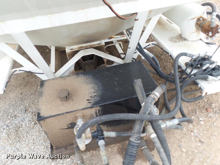 image for item K3008 Willmar Side Shooter 16 double hopper bed