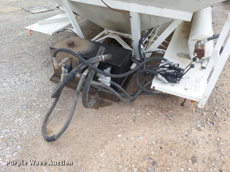 image for item K3008 Willmar Side Shooter 16 double hopper bed