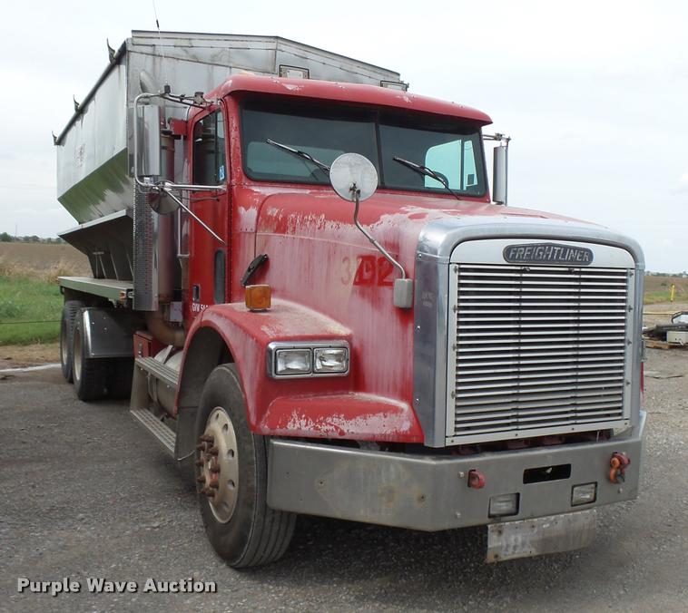 image for item K3009 1994 Freightliner FLD112SD fertilizer delivery truck