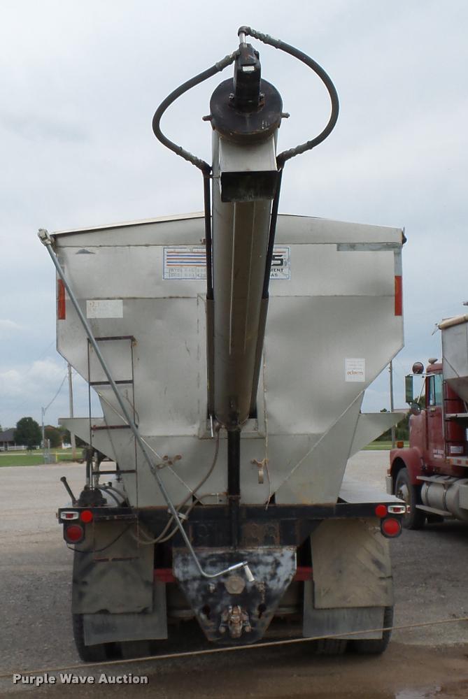 image for item K3009 1994 Freightliner FLD112SD fertilizer delivery truck