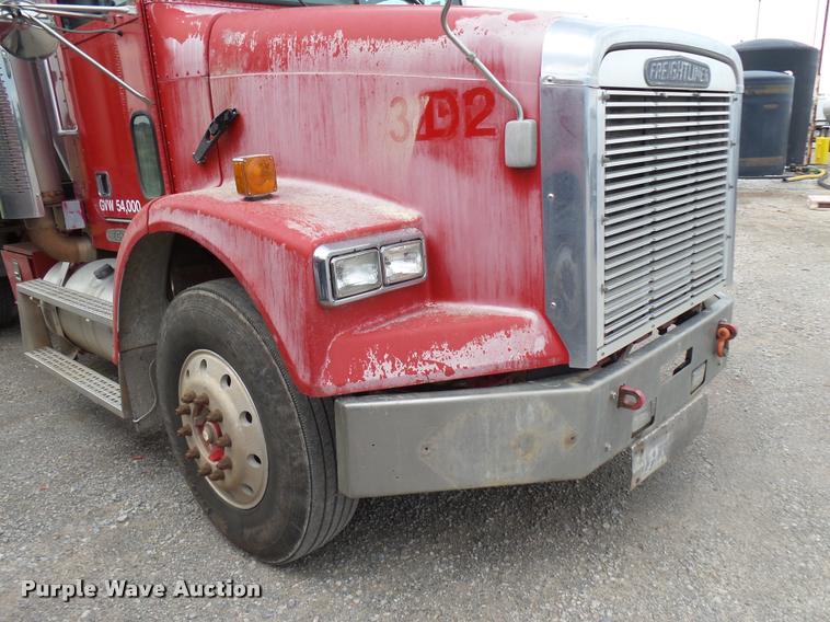 image for item K3009 1994 Freightliner FLD112SD fertilizer delivery truck