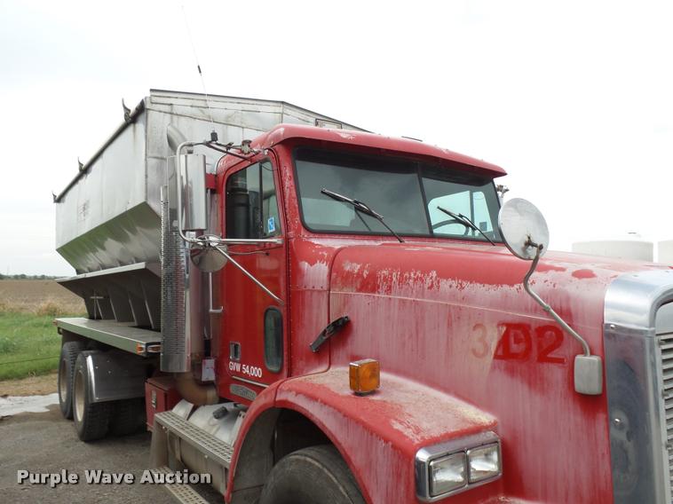 image for item K3009 1994 Freightliner FLD112SD fertilizer delivery truck