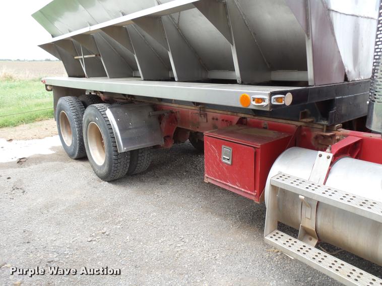 image for item K3009 1994 Freightliner FLD112SD fertilizer delivery truck