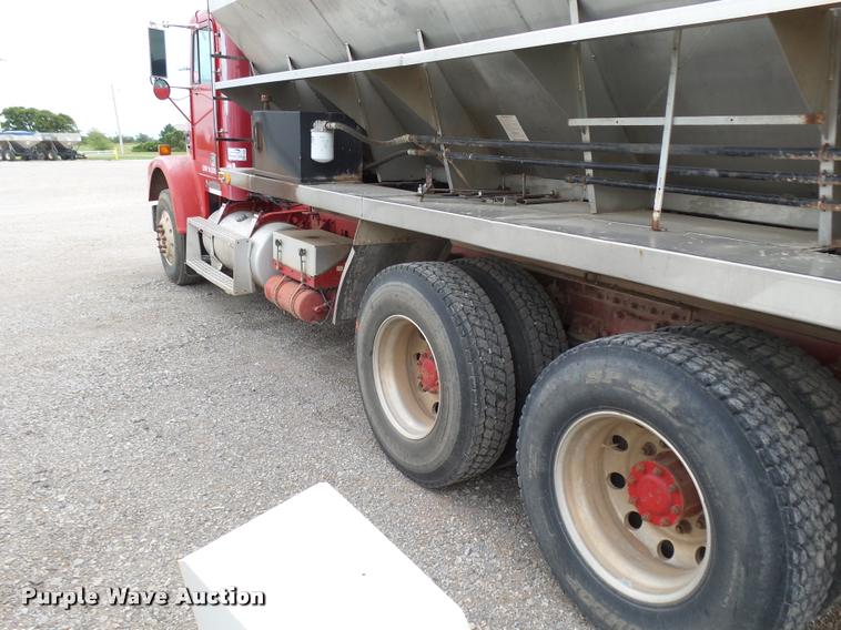 image for item K3009 1994 Freightliner FLD112SD fertilizer delivery truck