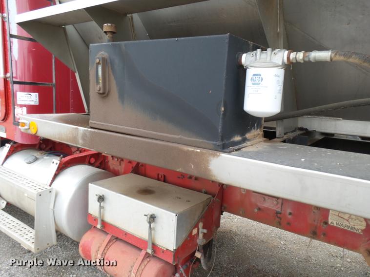 image for item K3009 1994 Freightliner FLD112SD fertilizer delivery truck