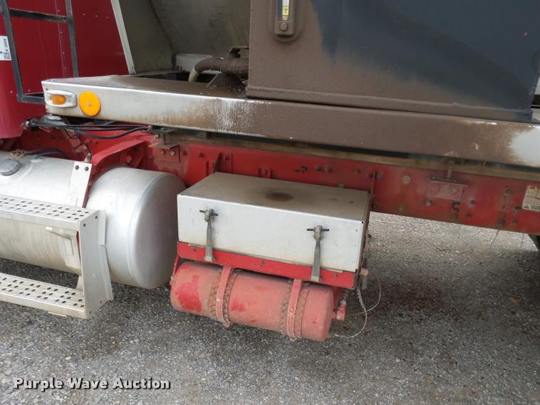 image for item K3009 1994 Freightliner FLD112SD fertilizer delivery truck