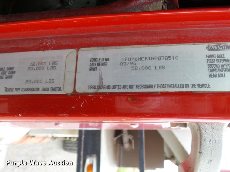 image for item K3009 1994 Freightliner FLD112SD fertilizer delivery truck