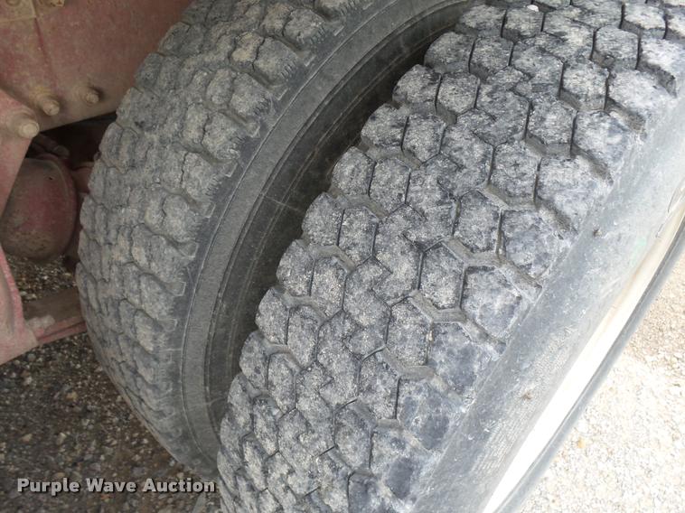 image for item K3009 1994 Freightliner FLD112SD fertilizer delivery truck