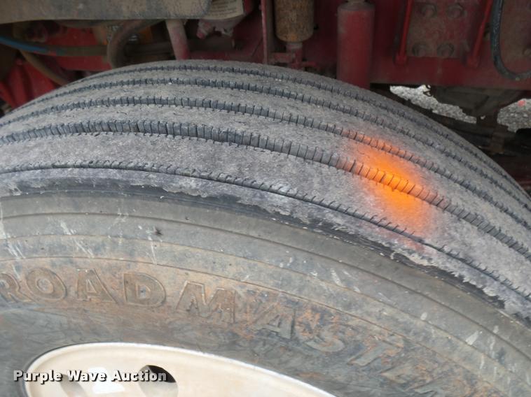 image for item K3009 1994 Freightliner FLD112SD fertilizer delivery truck