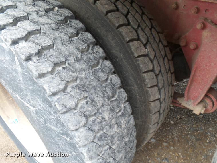 image for item K3009 1994 Freightliner FLD112SD fertilizer delivery truck