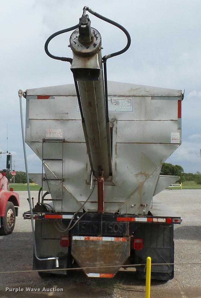 image for item K3010 1990 International 9300 fertilizer delivery truck