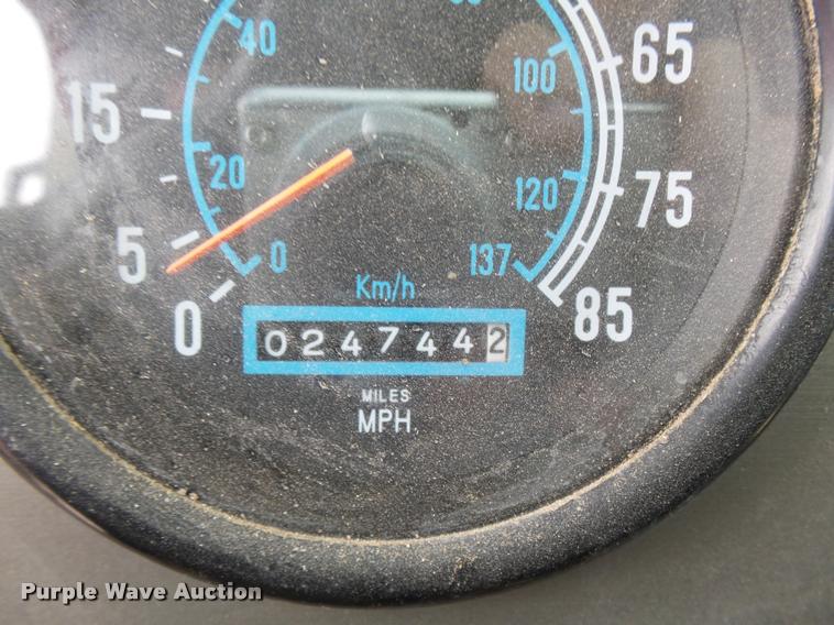 image for item K3010 1990 International 9300 fertilizer delivery truck