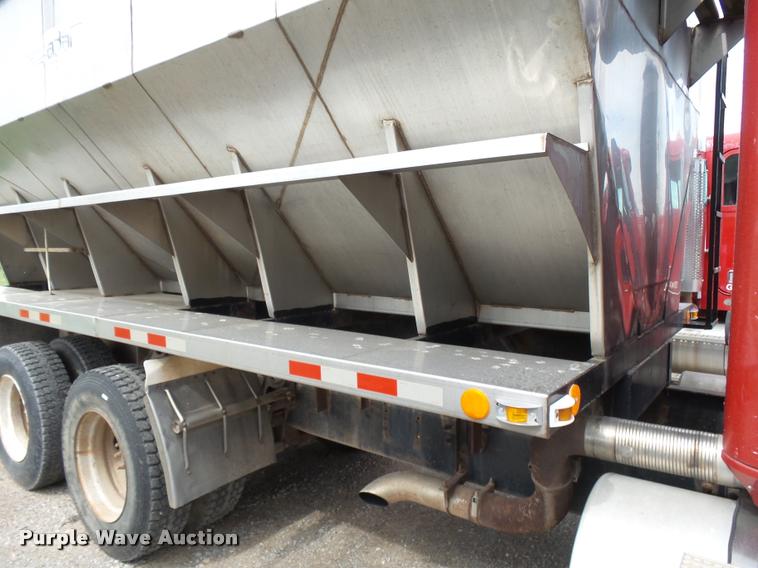 image for item K3010 1990 International 9300 fertilizer delivery truck