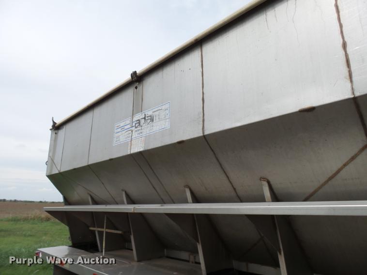 image for item K3010 1990 International 9300 fertilizer delivery truck