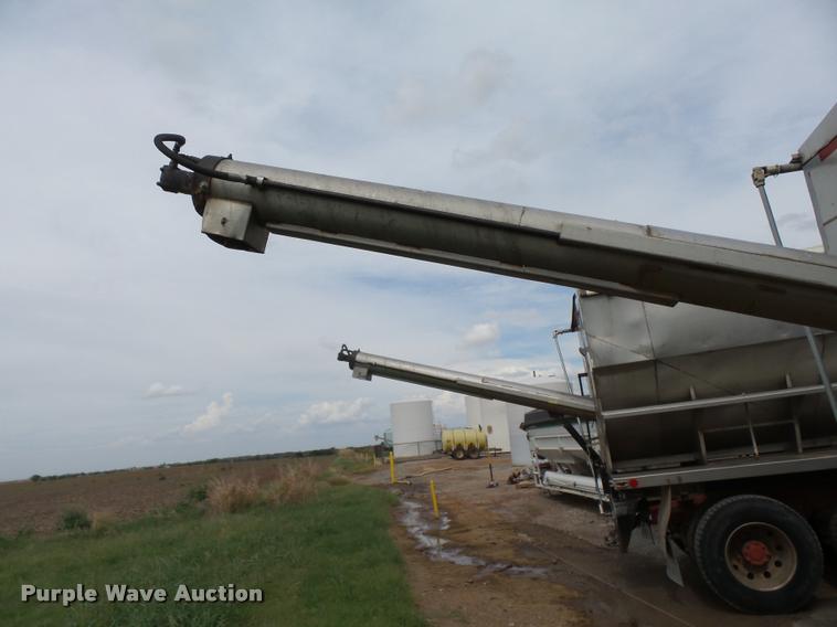 image for item K3010 1990 International 9300 fertilizer delivery truck