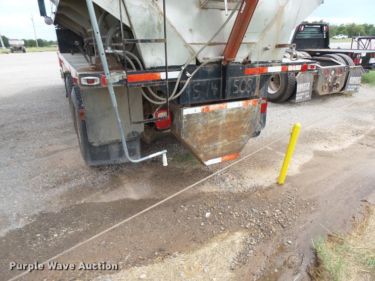 image for item K3010 1990 International 9300 fertilizer delivery truck